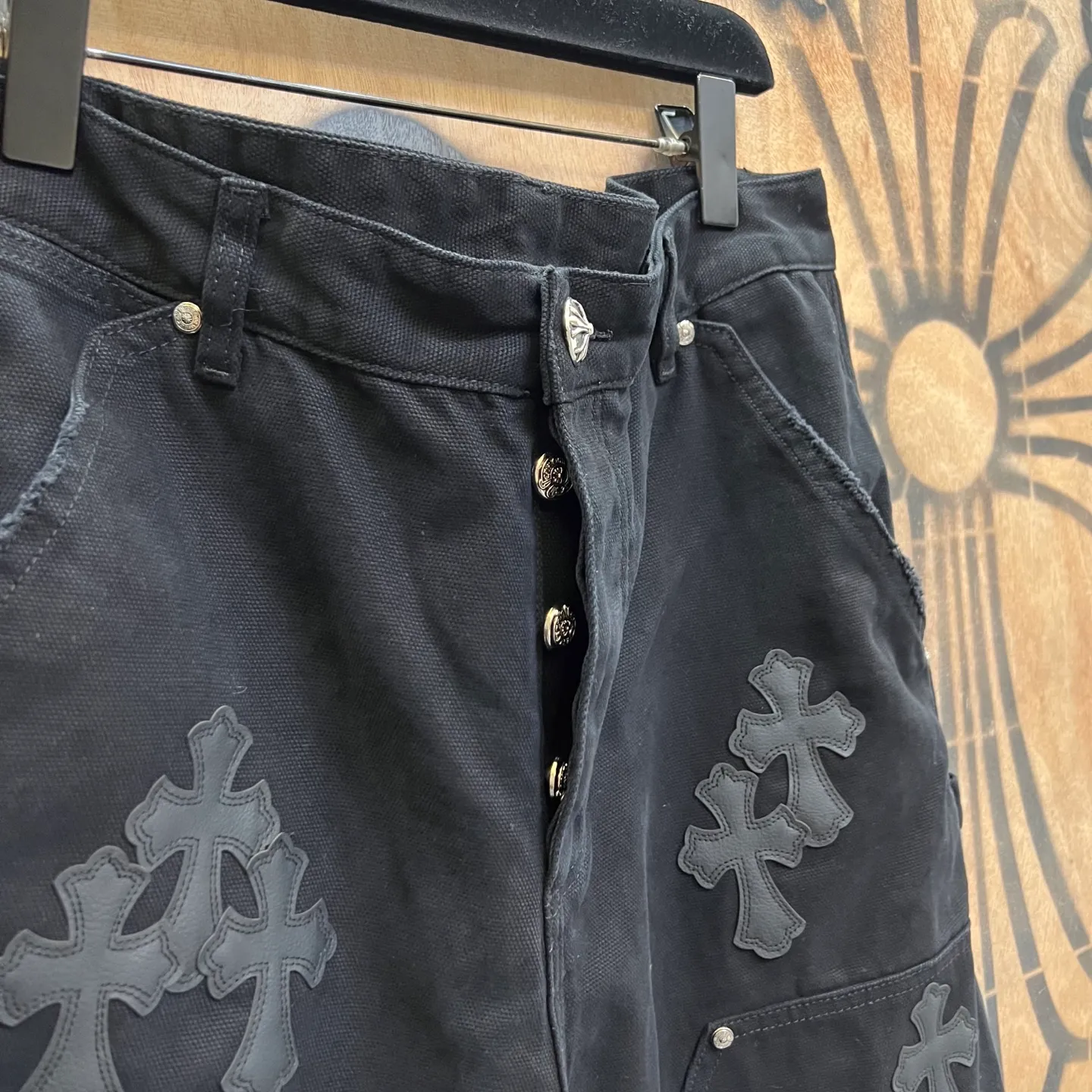 P520 chrome hearts limited series new city limited jeans Chrome Hearts city limited denim shorts vintage levis American made 501 505 517 base version remake Levis American made 501 base version imported sheepskin 925 silver remake Customers provide waist and pants length or height and weight. The studio will select the most suitable base version for you to remake. There are many people doing remakes in the market. Don’t belittle or comment. The difference is visible to the naked eye. See and compare for yourself #CHROME HEARTS Unisex style